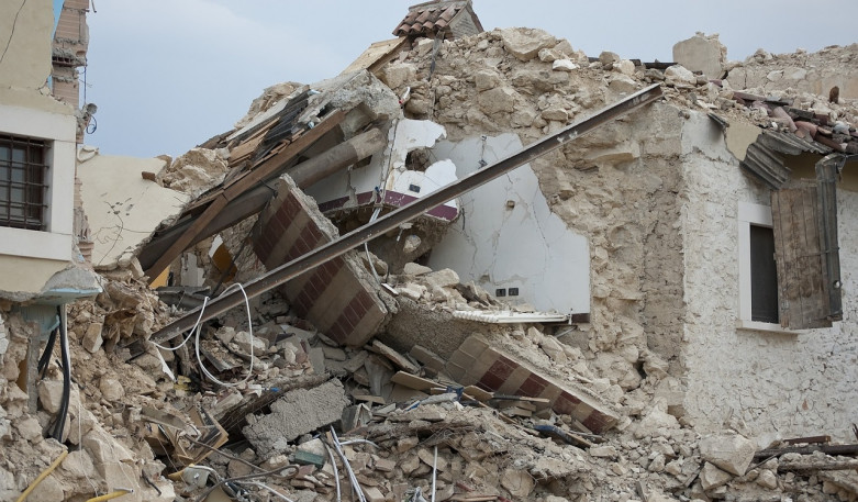 Turkijai po katastrofiškų žemės drebėjimų teks utilizuoti per 100 mln. tonų nuolaužų