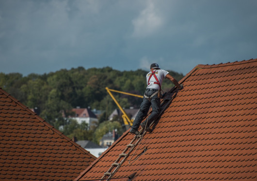 Ar tikrai keičiant namo stogo dangą nereikia statybos leidimo?