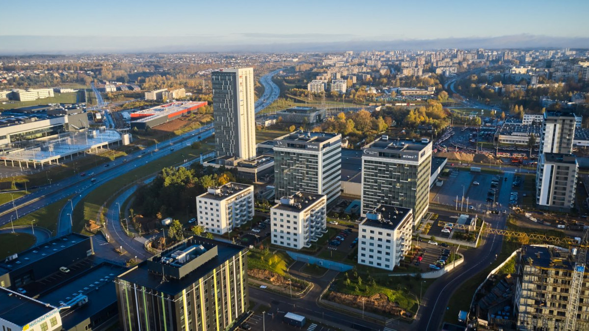 Vilniuje parduodamas modernus administracinių patalpų kompleksas 1