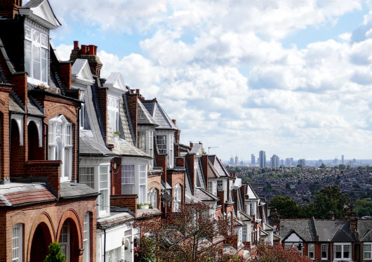 Pusė nuomojamų būstų savininkų JK gali parduoti savo turtą