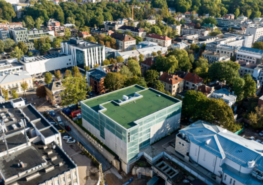 Kauno centre pradeda veikti daugiaaukštė automobilių saugykla