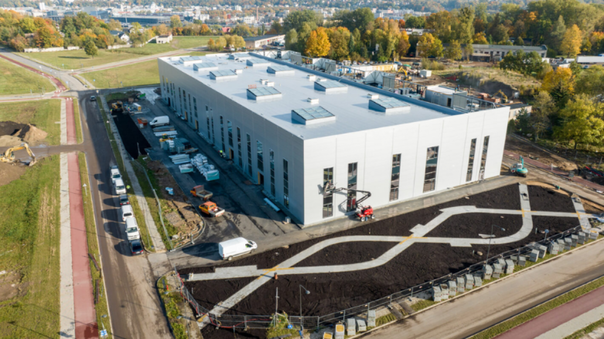Buvusio sraigtasparnių gamyklos angaro konversija Aleksote – beveik baigta 1