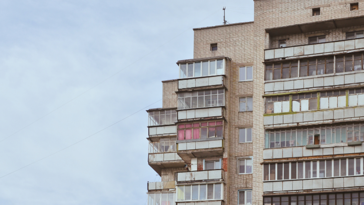 Kodėl prieš įsigyjant butą rekomenduojama atkreipti dėmesį į daugiabučio amžių?