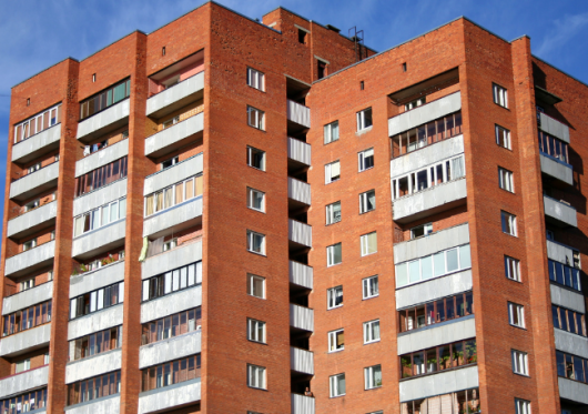 Sovietmečiu statytuose daugiabučiuose – didelė elektros netekimo, gaisro ir elektrinių buities prietaisų gedimo rizika