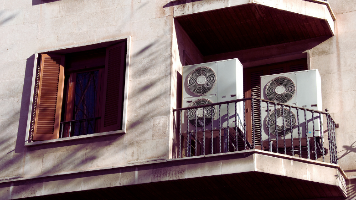 Nusprendėte oro kondicionierių montuoti buto balkone? Pirmiausia reikia pasirūpinti leidimais 1