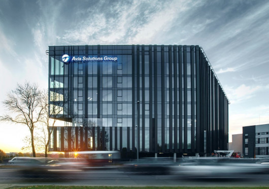 „Avia  Solutions Group“ už 12 mln. eurų parduoda biurų pastatą greta Vilniaus oro uosto