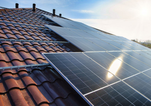 Nuosava saulės elektrinė – kada įsirengti, kad ji neštų didžiausią naudą?