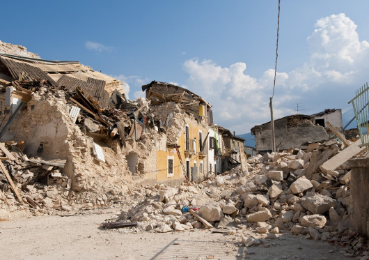 Žemės drebėjimo nusiaubta Turkija svarsto, kaip atstatyti būstus