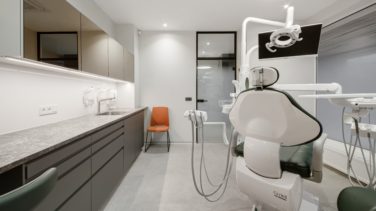 Iššūkis nestandartinėms erdvėms: Kaip IKEA sukūrė jaukią odontologijos kliniką 1