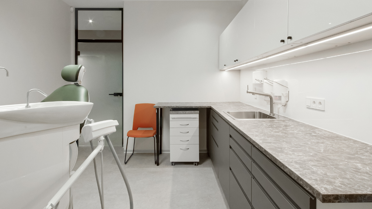 Iššūkis nestandartinėms erdvėms: Kaip IKEA sukūrė jaukią odontologijos kliniką 3