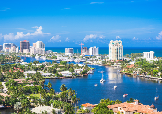 Floridos NT aplenkė Kaliforniją ir Niujorką: brangiausių JAV rajonų sąrašas