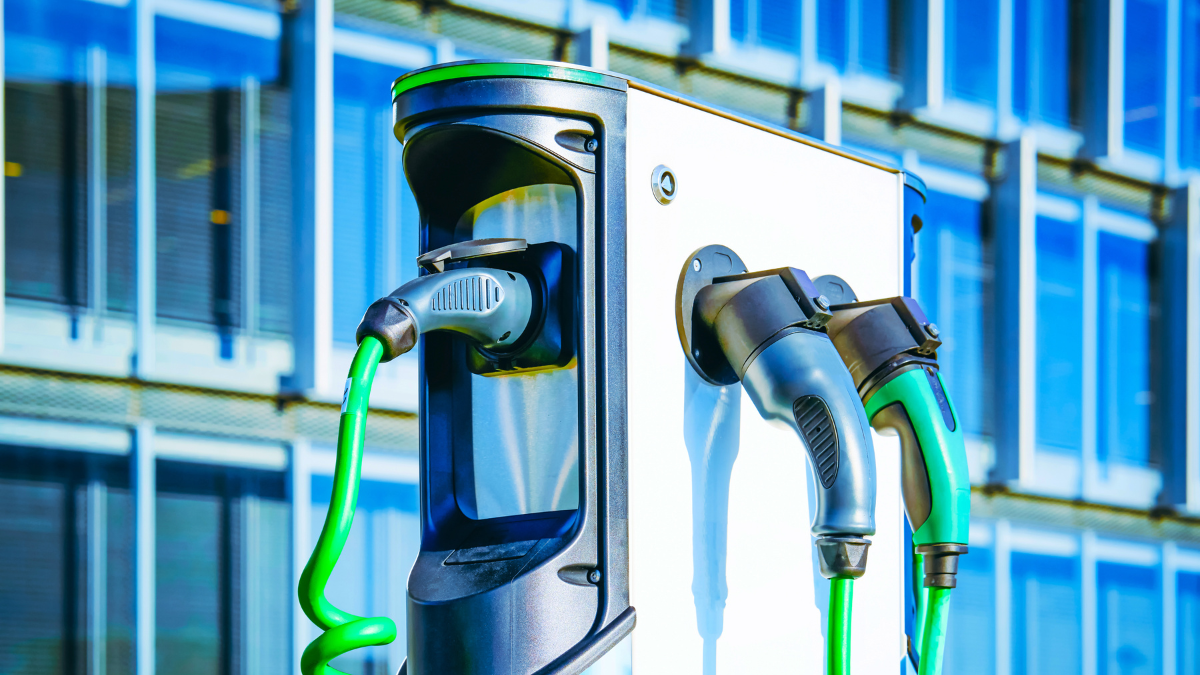 Elektromobilių įkrovimo stotelės: kokias galimybes turi daugiabučių namų gyventojai? 1