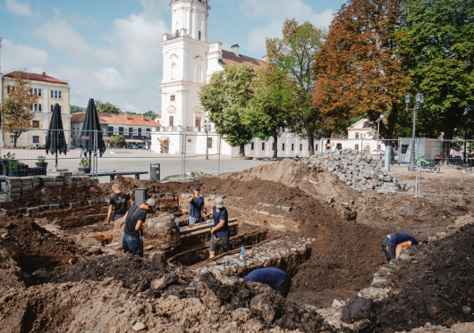 Kauno širdies atnaujinimas: didžiausi archeologiniai tyrimai ir Rotušės aikštės rekonstrukcija