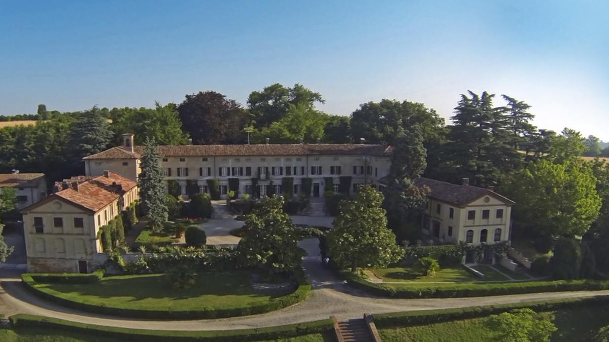 Milijonierių svajonė: prabangi Napoleono vila Pjemonte ieško šeimininko 1