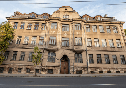 Kaunas tęsia kovą su „vaiduokliais“: atnaujino virš pusantro šimto apleistų ir neprižiūrimų pastatų sąrašą