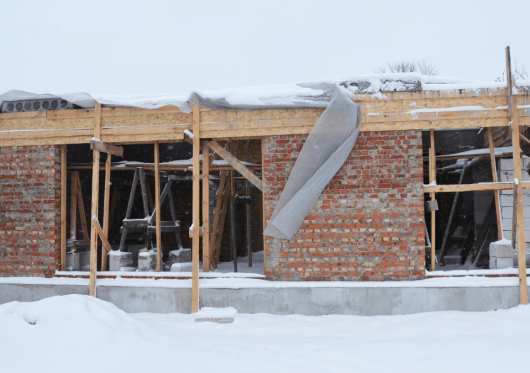 Statybos žiemą – iššūkis ar protinga investicija?