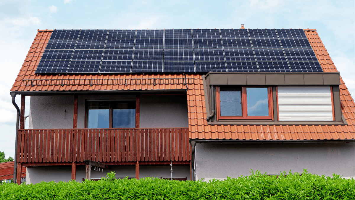 Energetinė nepriklausomybė namų sąlygomis: saulės elektrinė su kaupikliu 1