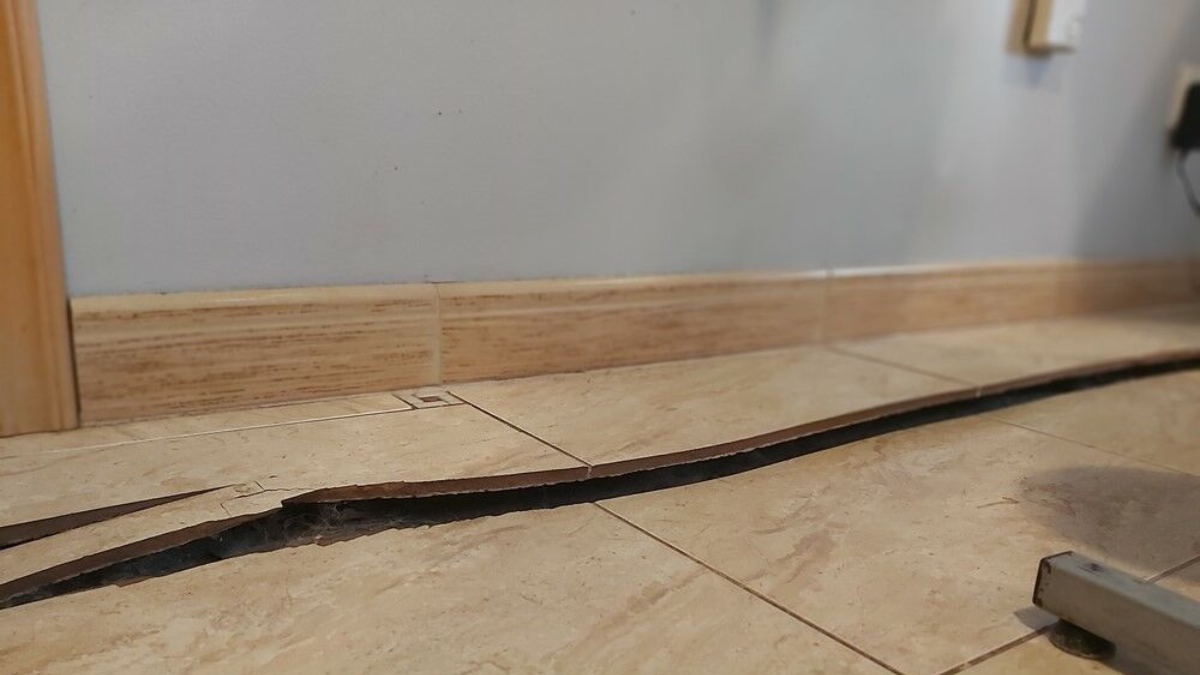 Pirmieji pastato sėdimo ženklai ir brangios pasekmės: kaip apsaugoti savo turtą ir jo vertę 3