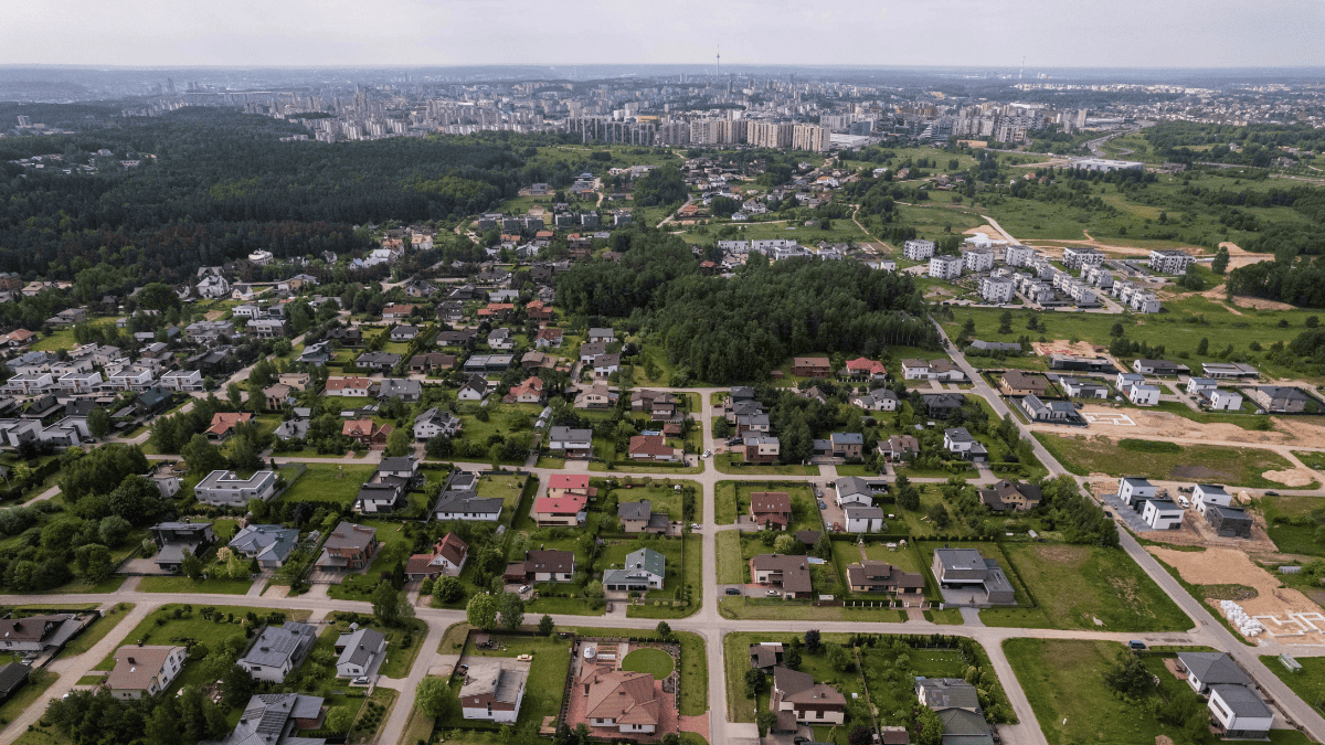 Vis daugiau jaunų Vilniaus šeimų renkasi Bajorus: pardavimai čia augo 136% 4