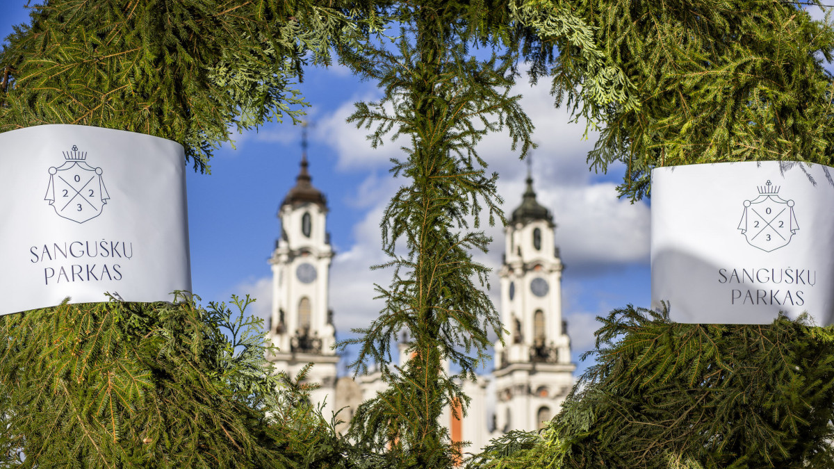 Istorinėje sostinės senamiesčio vietoje įpusėjo „Sanguškų parko“ statybos