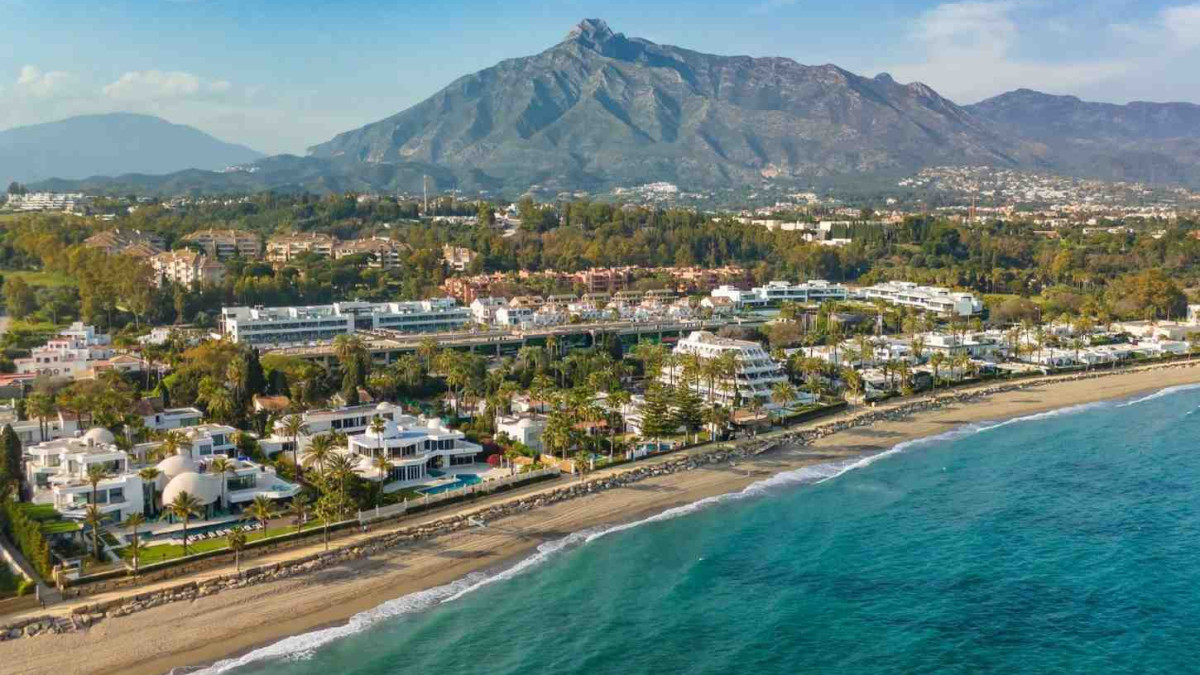 Ten, kur gyvenimas primena atostogas: šis Ispanijos regionas traukia ne tik turistus, bet ir NT medžiotojus