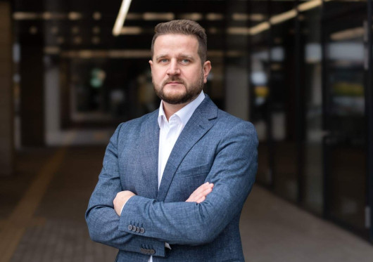 Biržos planas ar fiksuota kaina: ekspertas pasakė, kuris pasirinkimas šiandien gali būti naudingesnis