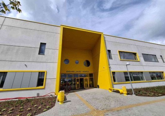 Klaipėdos rajone – istorinis įvykis: atidaryta nauja, vos per 15 mėnesių pastatyta mokykla