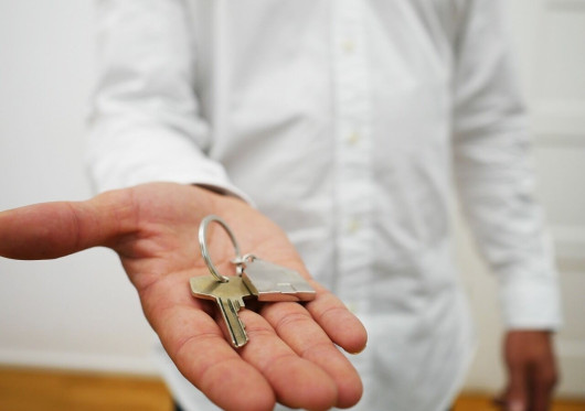 Pusė būsimų naujakurių džiaugiasi dėl planų sumažinti pradinį įnašą pirmajam būstui – apklausa