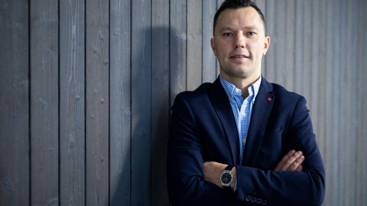 Liūtys: medinė terasa tampa čiuožykla 2