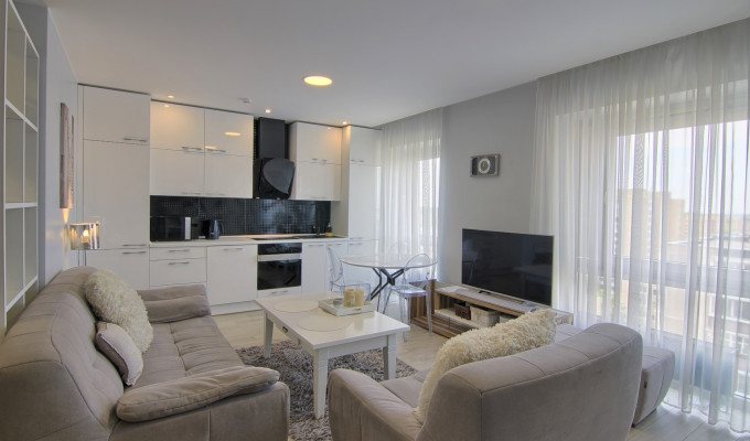broker-gallery-image-0