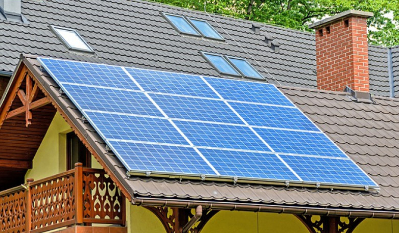 Saulės elektrinės įrengimui koją gali pakišti negauti leidimai, kaimynų sutikimai, namo statusas 1