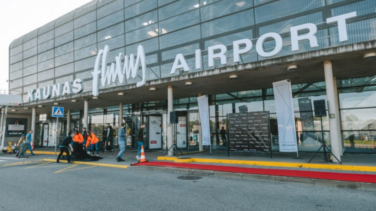 Žaismingas akibrokštas: Kauno oro uostas tampa „Fluxus“ oro uostu 1