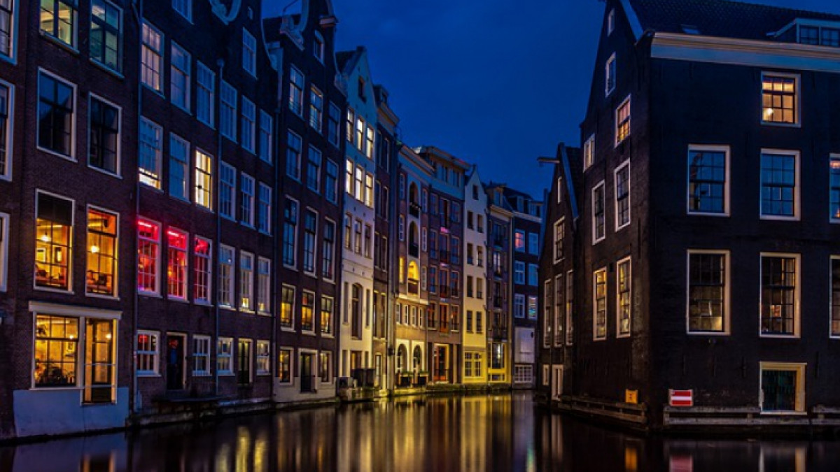 Nyderlanduose beveik 2000 tuščių parduotuvių paverstos būstais