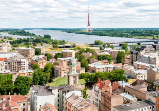 Latvijoje daugėja nekilnojamojo turto pirkimo sandorių