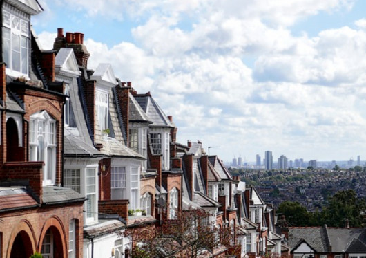 Jungtinėje Karalystėje vis daugiau savininkų nori parduoti būstą