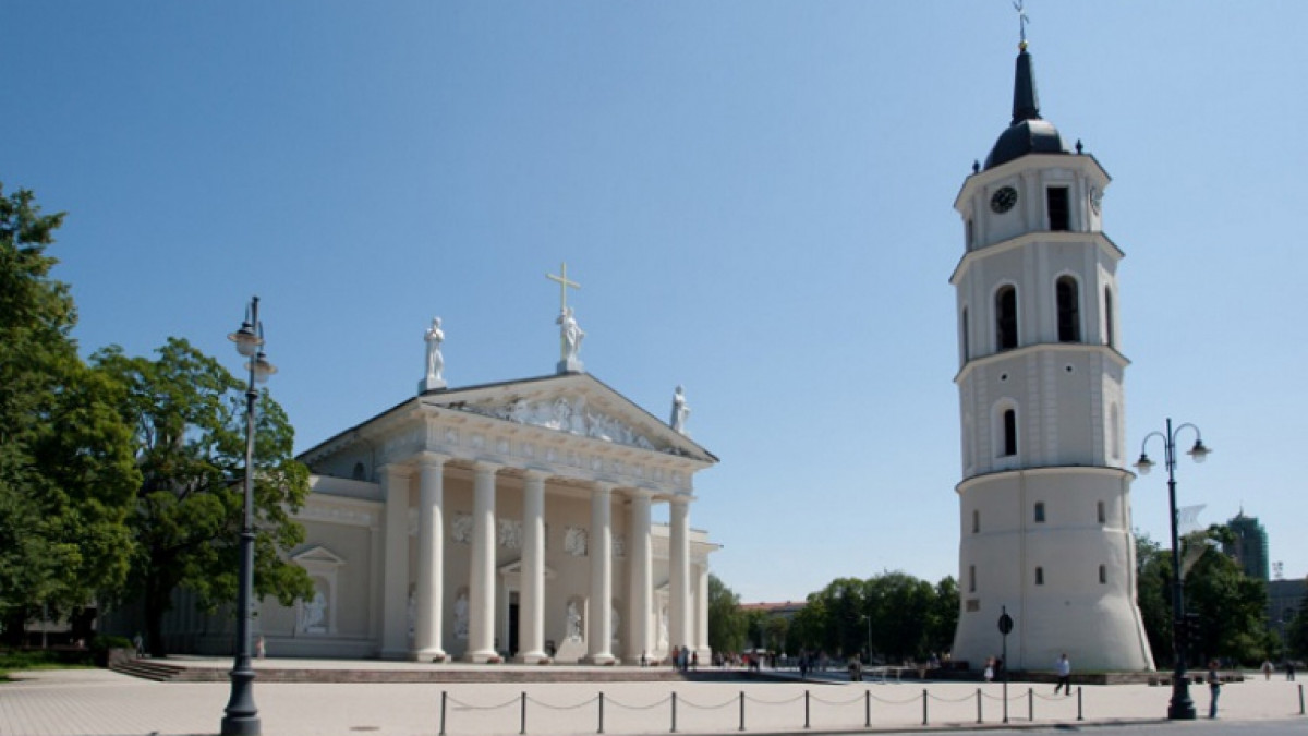 Žaliąja energija aprūpinama ir Vilniaus katedra su varpine 1