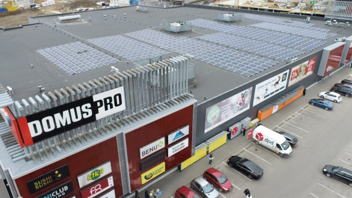 „Domus Pro“ – pirmasis šalyje prekybos centras, elektros energija apsirūpinsiantis iš saulės elektrinės 1