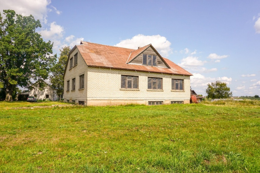Parduodamas namas Lepšių, Pažagienių k., Panevėžio r. sav., 383.16 m2 ploto, 2 aukštai 2