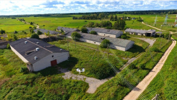 Molėtų raj, Inturkės sen., 67km nuo Vilniaus parduodama ferma su 6,6ha sklypu. 11
