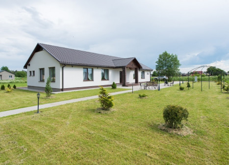 Parduodamas namas Juodupės g., Rūdninkų k., Šalčininkų r. sav., 182.97 m2 ploto, 1 aukštai Parduodamas namas Juodupės g., Rūdninkų k., Šalčininkų r. sav., 182.97 m2 ploto, 1 aukštai