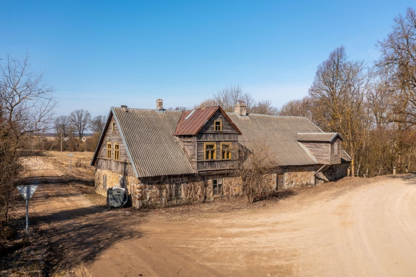 Parduodamas namas Malūno g., Lyksūdės k., Skuodo r. sav., 315 m2 ploto, 2 aukštai 3