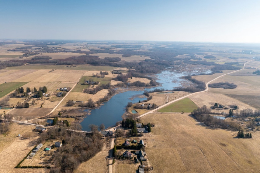 Parduodamas namas Malūno g., Lyksūdės k., Skuodo r. sav., 315 m2 ploto, 2 aukštai 18