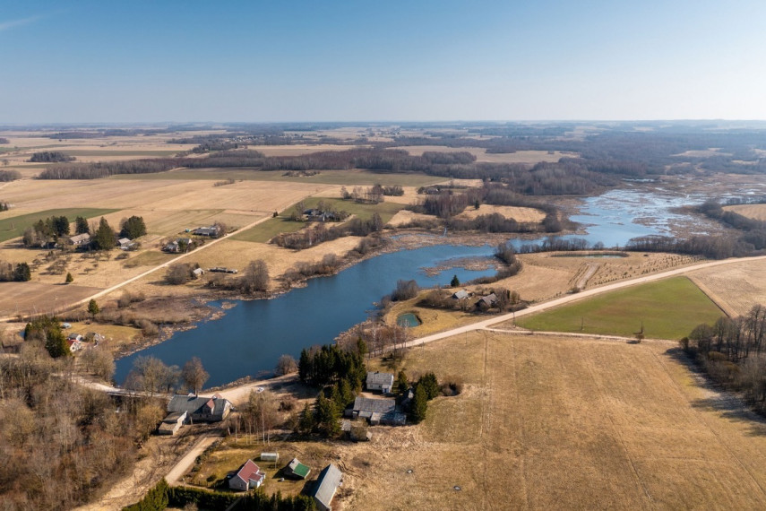 Parduodamas namas Malūno g., Lyksūdės k., Skuodo r. sav., 315 m2 ploto, 2 aukštai 35