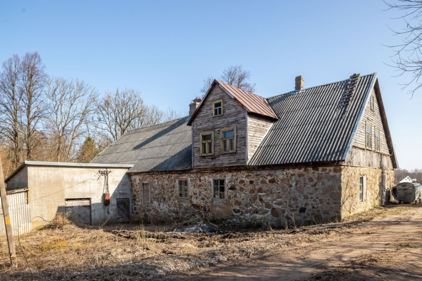 Parduodamas namas Malūno g., Lyksūdės k., Skuodo r. sav., 315 m2 ploto, 2 aukštai 43