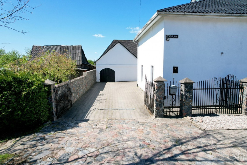 Parduodamas namas Respublikos g., Mažeikių m., Mažeikių r. sav., 246.09 m2 ploto, 2 aukštai 9