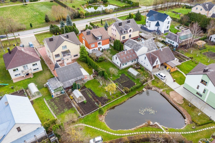 Parduodamas namas Jaunystės g., Vijolių k., Šiaulių r. sav., 339.8 m2 ploto, 2 aukštai 44