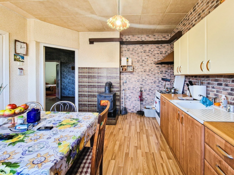 Parduodamas namas Laisvės g., Mažeikių m., Mažeikių r. sav., 199.31 m2 ploto, 1 aukštai 14