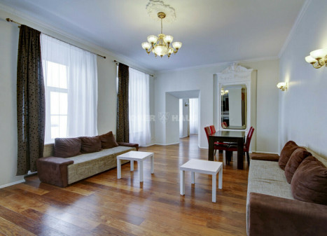 Parduodamas butas Trakų g., Senamiestis, Vilniaus m., Vilniaus m. sav., 100 m2 ploto, 3 kambariai