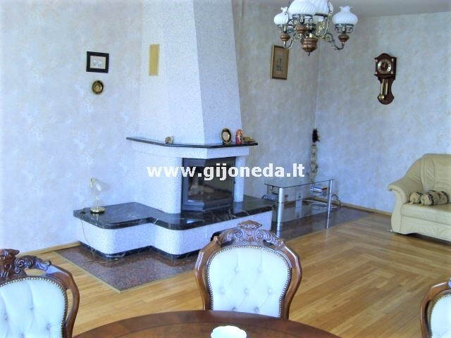 Parduodamas namas Klaipėdos apskritis, Klaipėda, Poilsio, Poilsio g., 279 m2 ploto, 3 aukštai 2