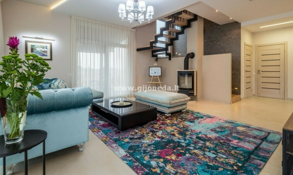 Parduodamas namas Smeltaitės g., Slengių k., Klaipėdos r. sav., 184 m2 ploto, 2 aukštai 3